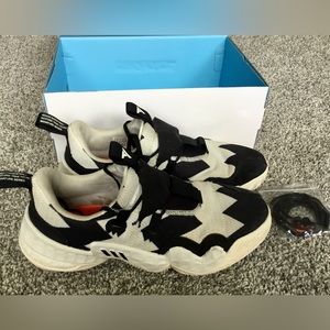 Men’s Nike basketball shoes Trae Young 1 signature series size 12